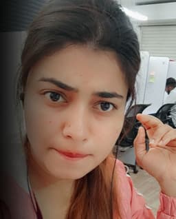Diya , 23yrs , Hoodi Diya , 23yrs , Hoodi