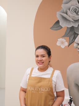 Nong_Nail Technician