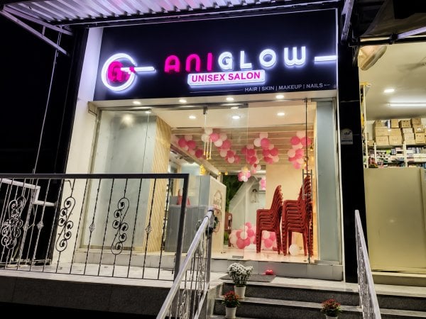 AniGlowUnisexSalon