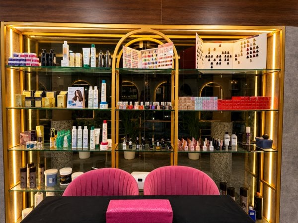 ADUIUnisexSalonandSpa