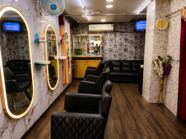 FsansariaUnisexParlour