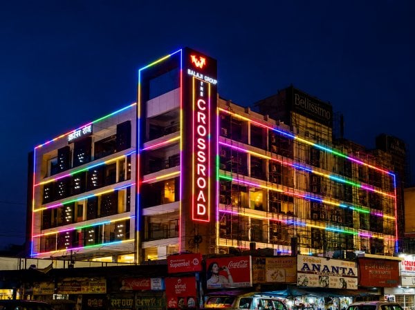 TheBaideescrossroadmall