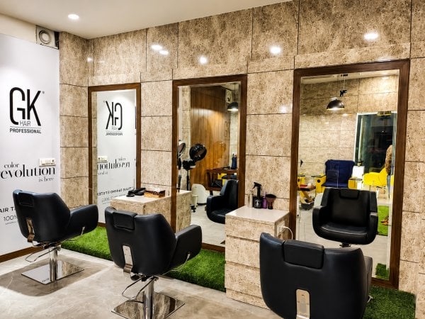 knuckoutsalonzirakpur