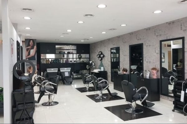 CrystalBeautyLounge