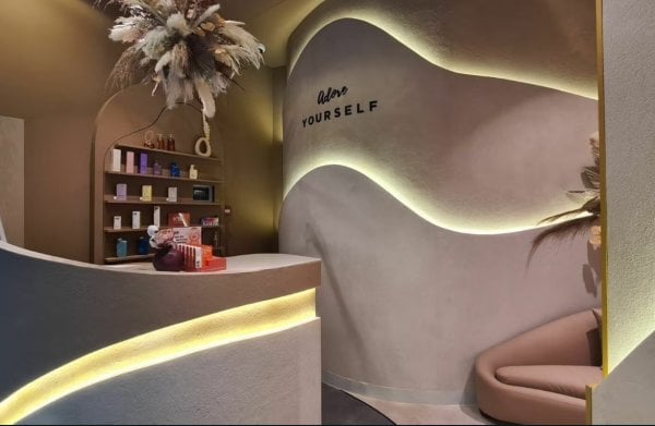 AdoreBeautyLounge